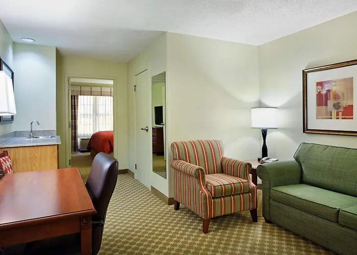 Country & By Radisson, Rock Falls, Il 3*